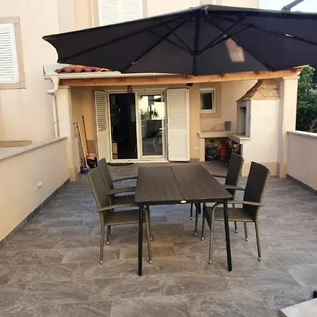 Apartment Kvaternik - Stan Bol