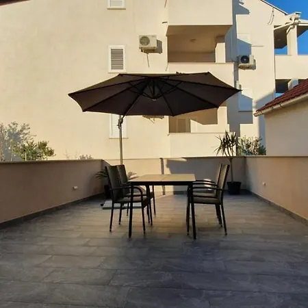 Kvaternik - Stan * Bol